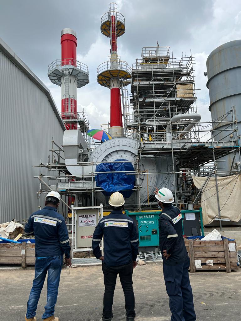 Large reactor and vessel installation with scaffolding